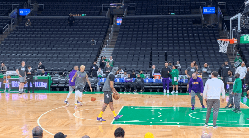  乌迪内斯中场发威，掌控节奏主导比赛